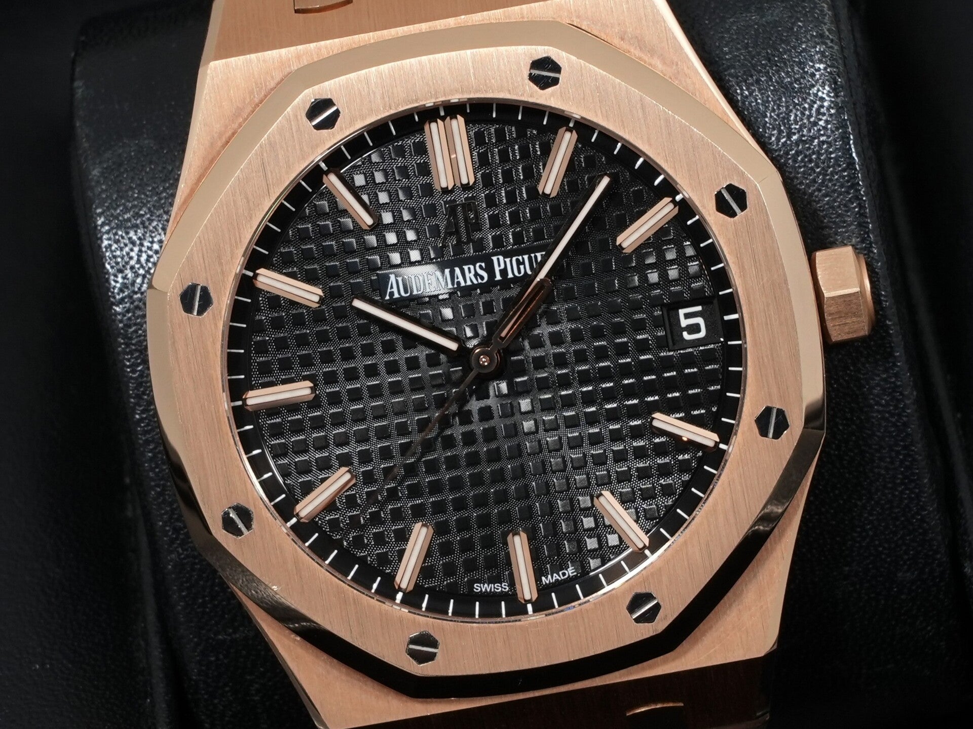 Audemars Piguet Royal Oak Ref. 15500OR.OO.D002CR.01 Pink Gold Black Dial Excellent Condition Pre-Owned 2at4yrqu