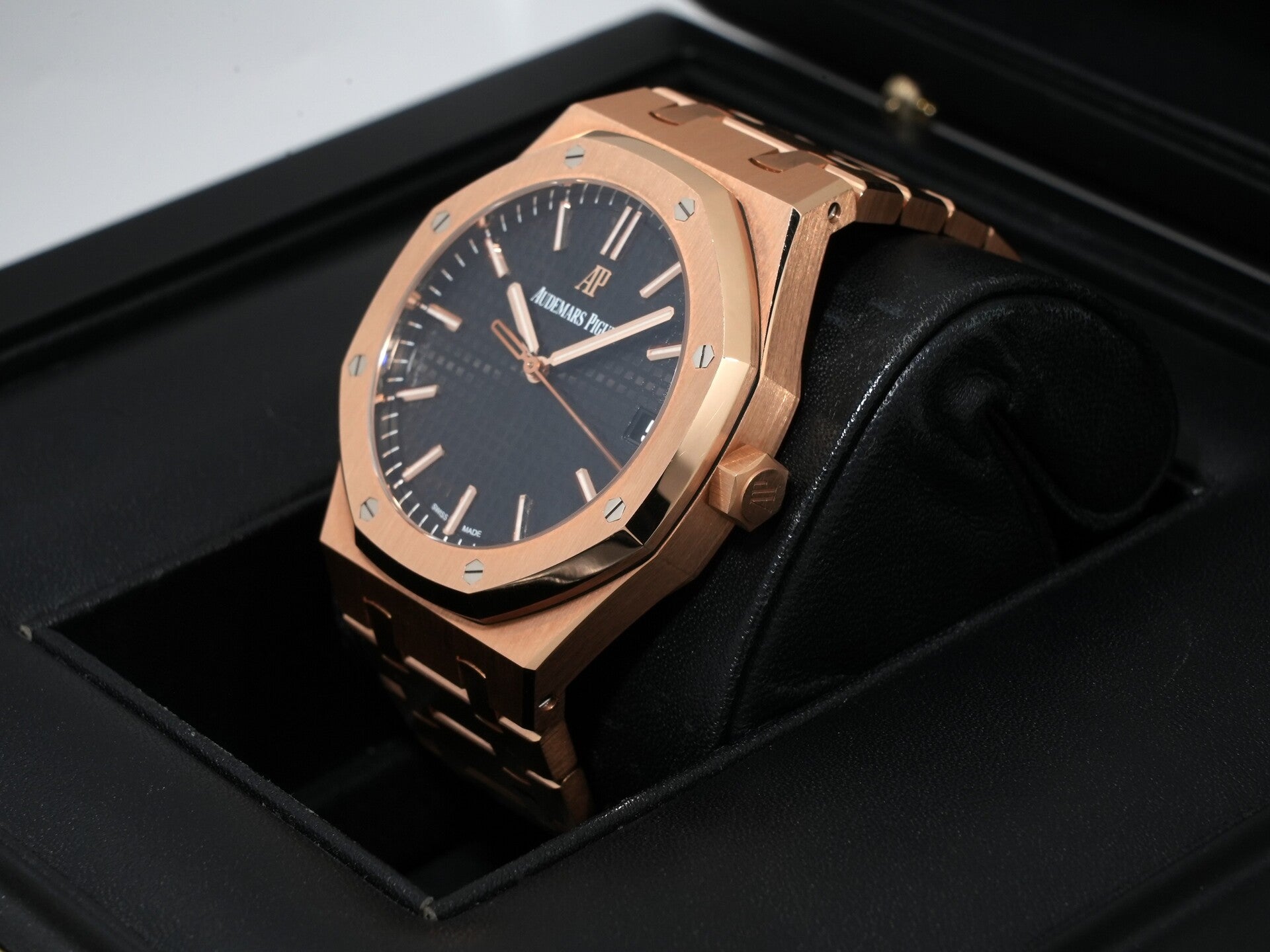 Audemars Piguet Royal Oak Ref. 15500OR.OO.D002CR.01 Pink Gold Black Dial Excellent Condition Pre-Owned 2at4yrqu