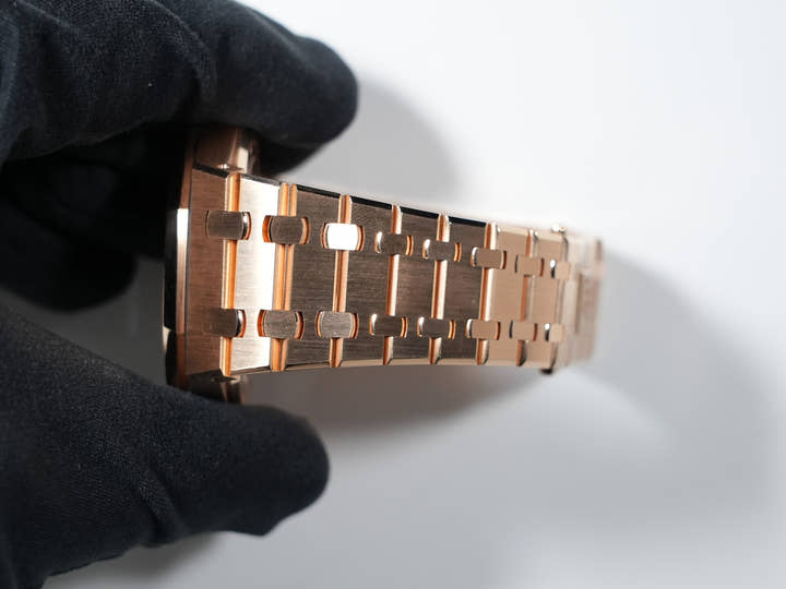 Audemars Piguet Royal Oak Ref. 15500OR.OO.D002CR.01 Pink Gold Black Dial Excellent Condition Pre-Owned 2at4yrqu