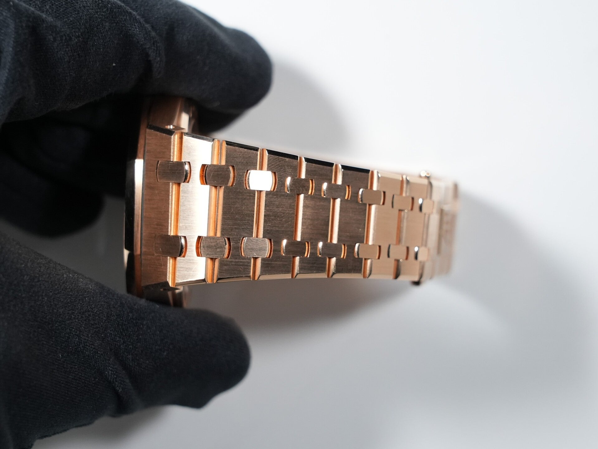 Audemars Piguet Royal Oak Ref. 15500OR.OO.D002CR.01 Pink Gold Black Dial Excellent Condition Pre-Owned 2at4yrqu