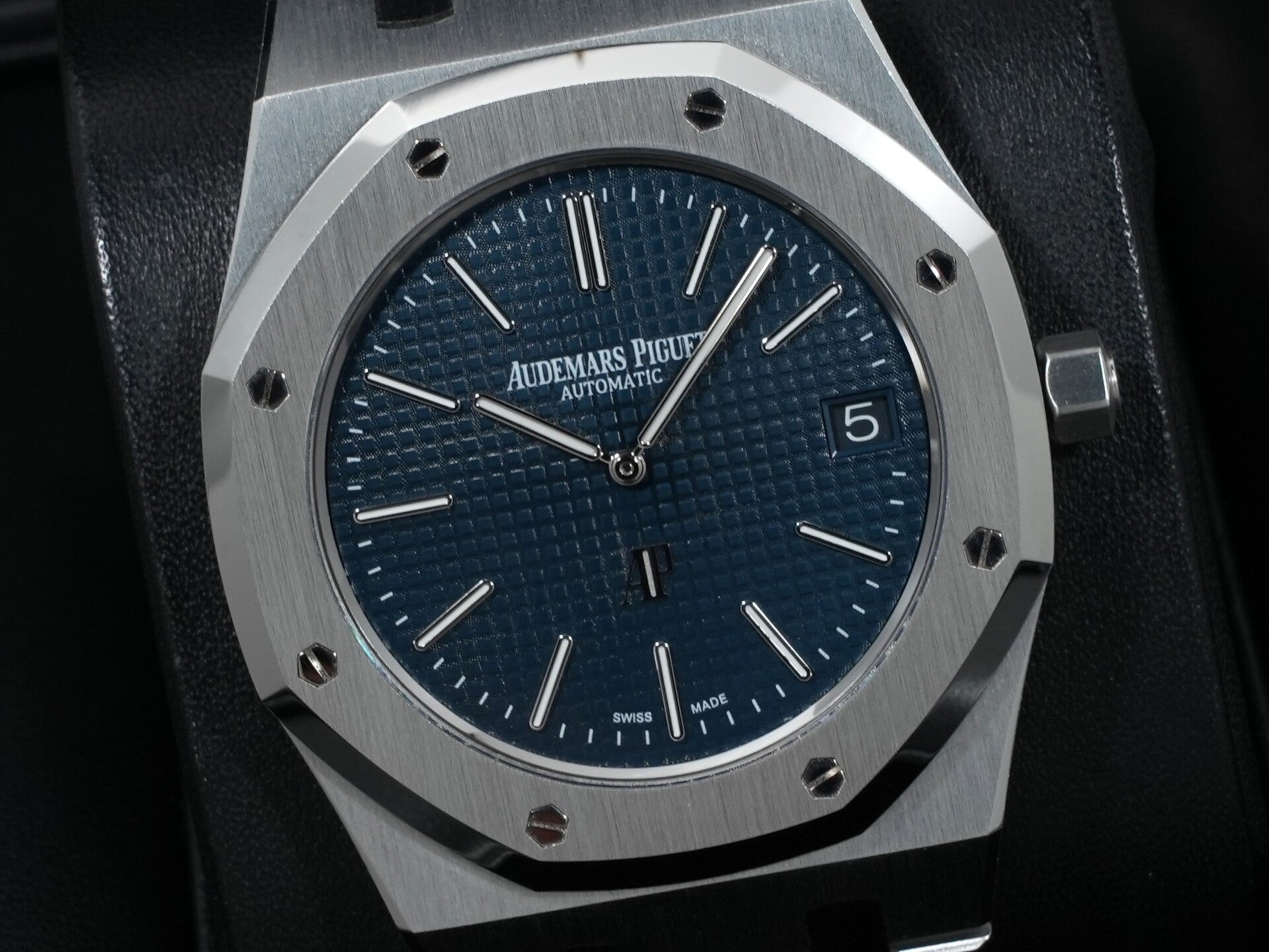 オーデマピゲ ロイヤルオーク ジャンボ エクストラ シン Ref.15202ST.OO.1240ST.01 ステンレススチール ブルー文字盤 美中古 4zs6ee7b