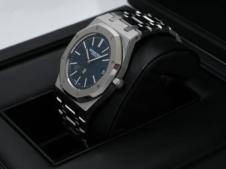 オーデマピゲ ロイヤルオーク ジャンボ エクストラ シン Ref.15202ST.OO.1240ST.01 ステンレススチール ブルー文字盤 美中古 4zs6ee7b