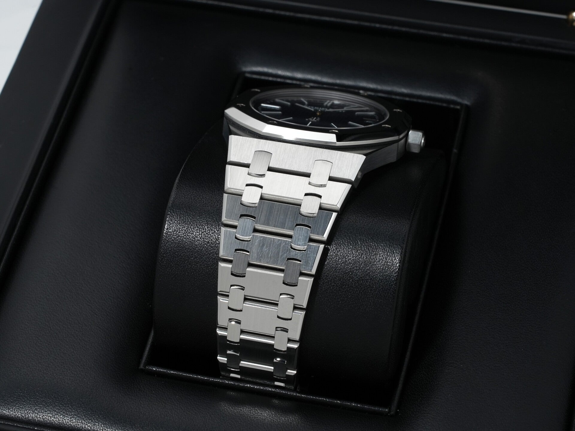 オーデマピゲ ロイヤルオーク ジャンボ エクストラ シン Ref.15202ST.OO.1240ST.01 ステンレススチール ブルー文字盤 美中古 4zs6ee7b