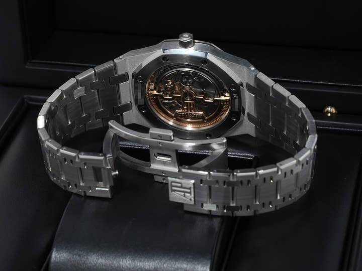 オーデマピゲ ロイヤルオーク ジャンボ エクストラ シン Ref.15202ST.OO.1240ST.01 ステンレススチール ブルー文字盤 美中古 4zs6ee7b