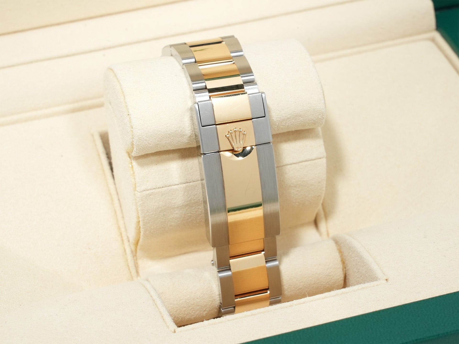 Rolex GMT-Master II Ref. 116713LN Stainless Steel/Yellow Gold Black Dial Oyster Bracelet Pre-owned jyv4owq4