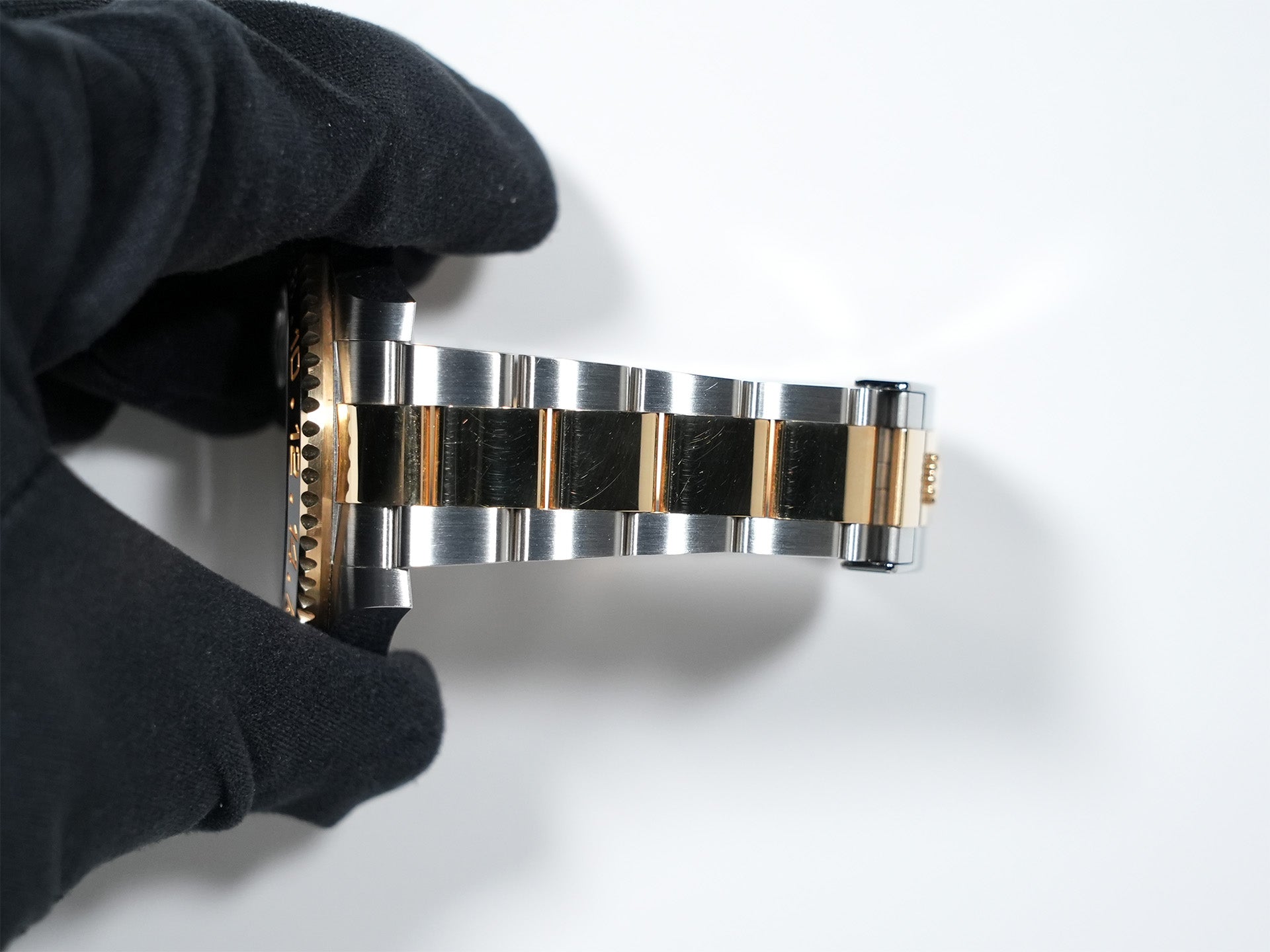 Rolex GMT-Master II Ref. 116713LN Stainless Steel/Yellow Gold Black Dial Oyster Bracelet Pre-owned jyv4owq4