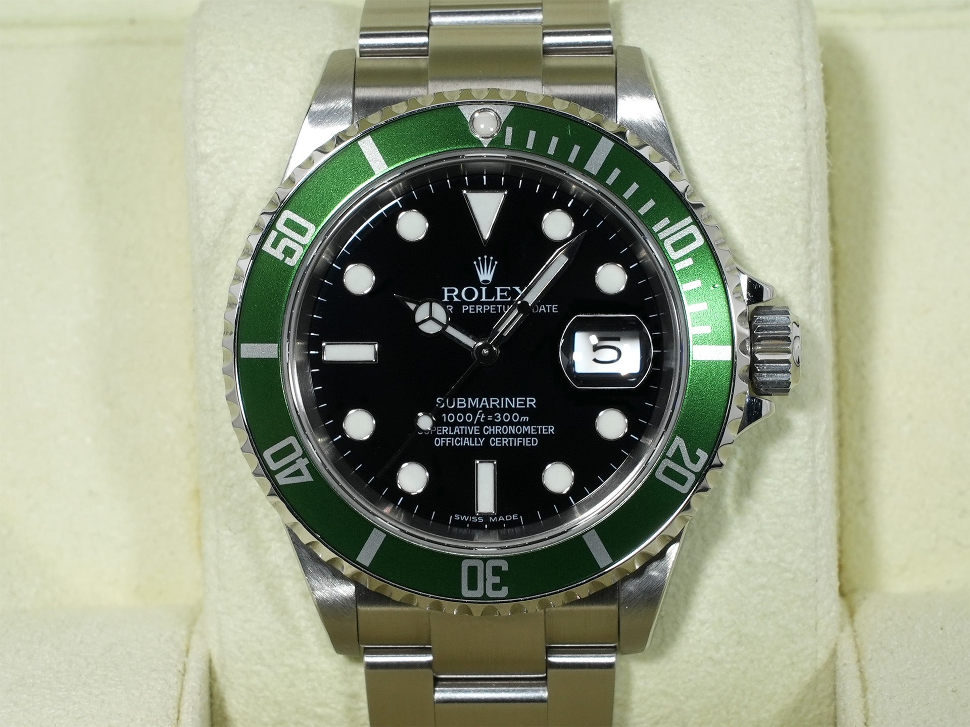 Rolex Submariner Date Ref. 16610LV Stainless Steel Black Dial Pre-owned pgdr3c4w