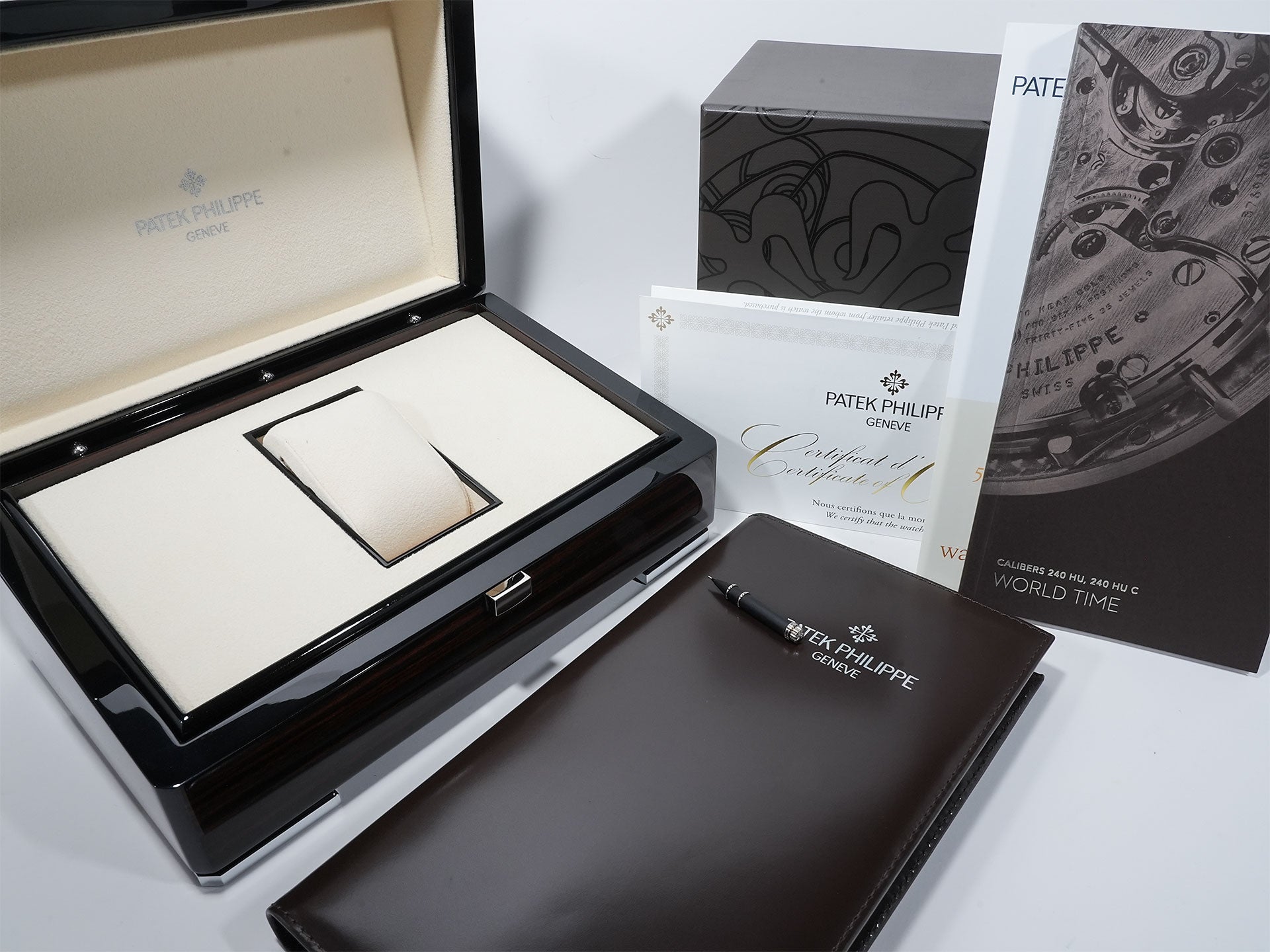 パテックフィリップ コンプリケーション ワールドタイム デイト Ref.5330G-010 ホワイトゴールド パープル文字盤 美品 b5st3ehs