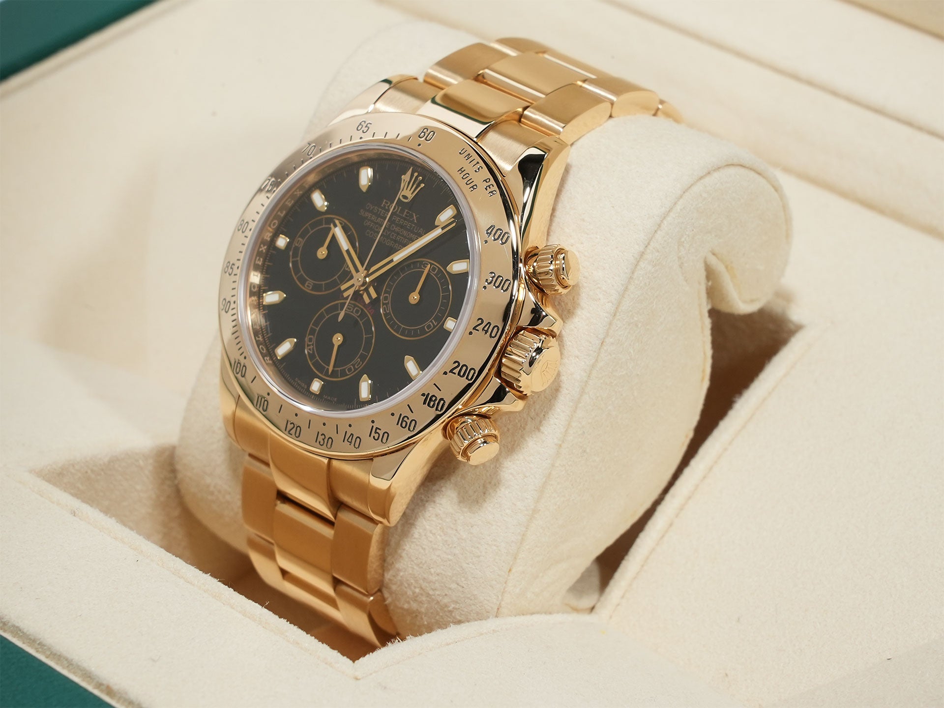 Rolex Daytona Ref. 116528 Yellow Gold with Black Dial, Excellent Condition, Pre-Owned (kvhtgf8k)