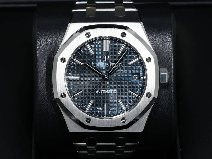 Audemars Piguet Royal Oak Ref. 15450ST.OO.1256ST.03 Stainless Steel Blue Dial Excellent Condition a7bo56ij