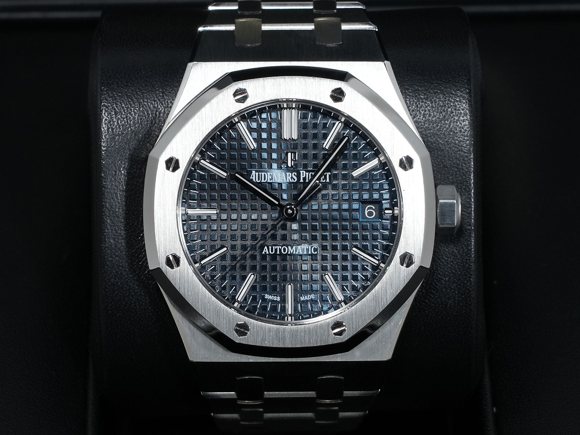 Audemars Piguet Royal Oak Ref. 15450ST.OO.1256ST.03 Stainless Steel Blue Dial Excellent Condition a7bo56ij