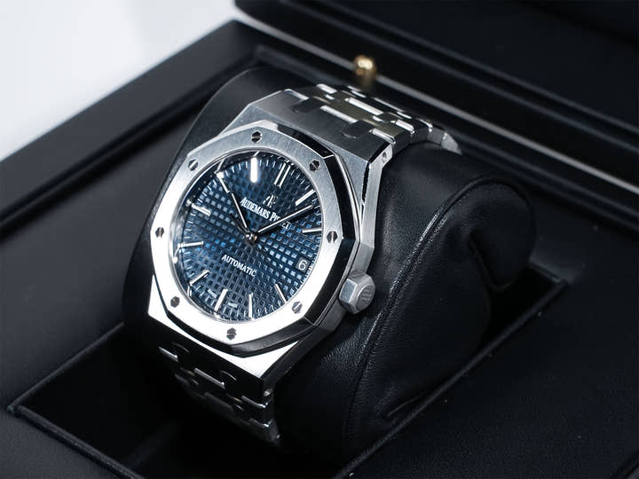 Audemars Piguet Royal Oak Ref. 15450ST.OO.1256ST.03 Stainless Steel Blue Dial Excellent Condition a7bo56ij
