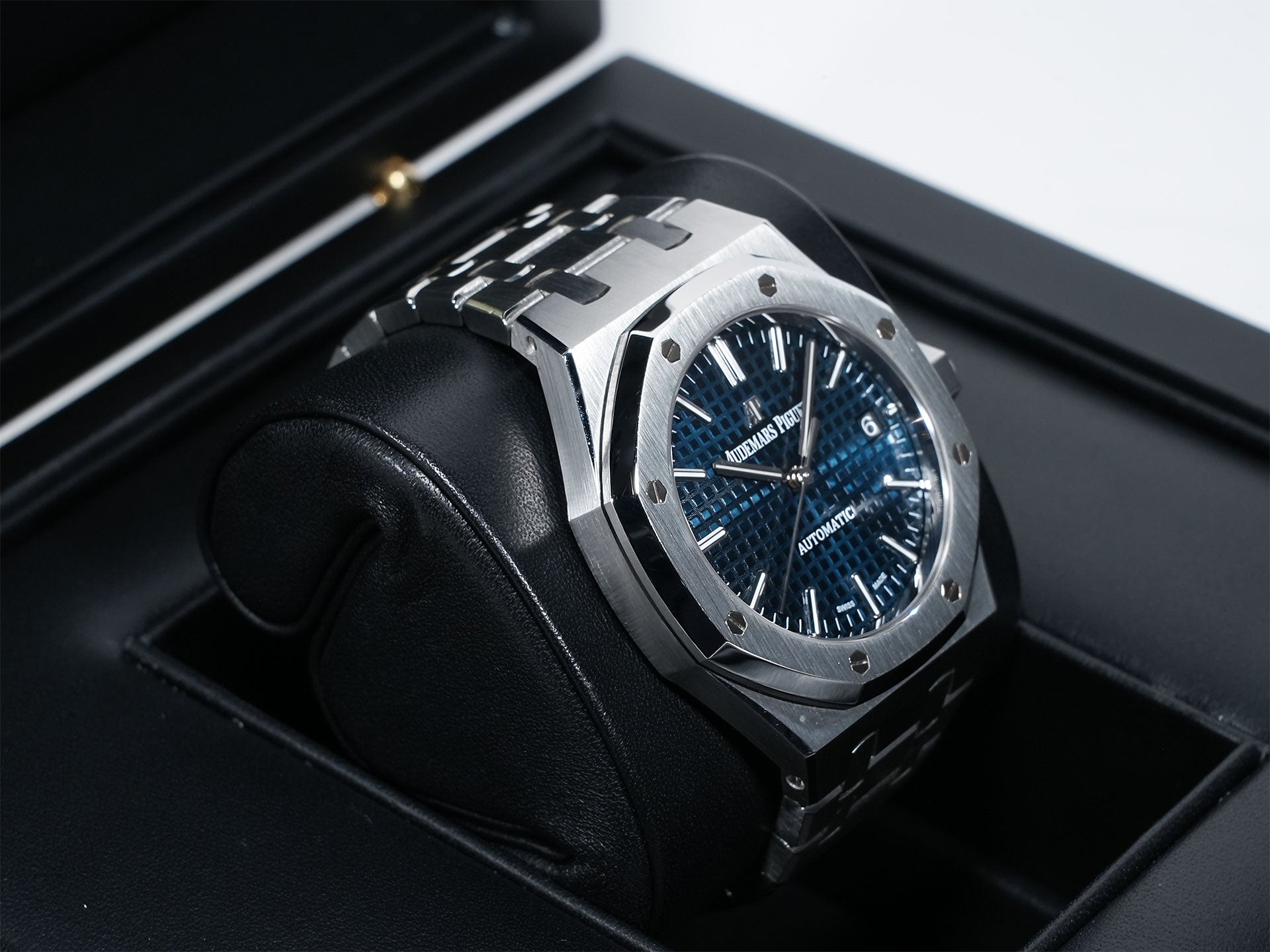 Audemars Piguet Royal Oak Ref. 15450ST.OO.1256ST.03 Stainless Steel Blue Dial Excellent Condition a7bo56ij