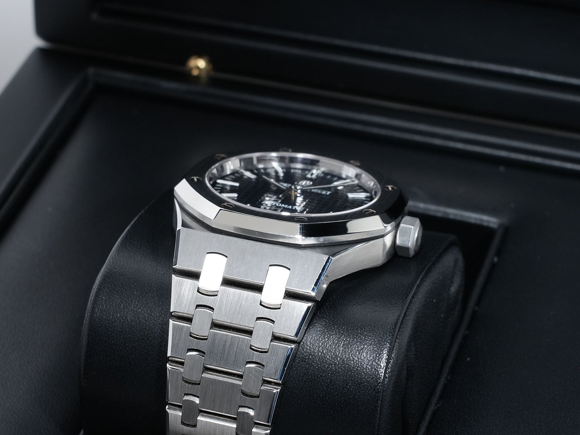 Audemars Piguet Royal Oak Ref. 15450ST.OO.1256ST.03 Stainless Steel Blue Dial Excellent Condition a7bo56ij