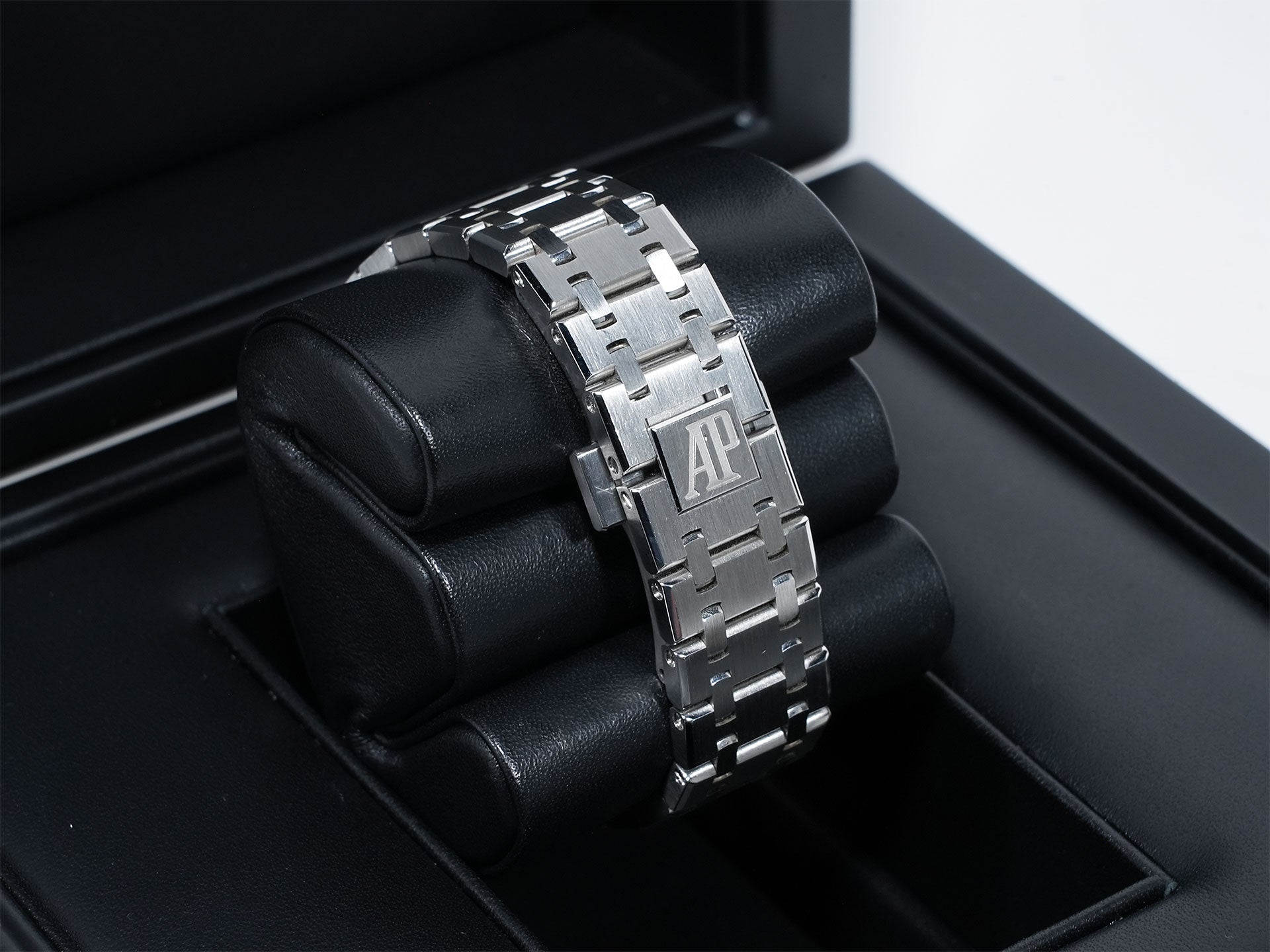 Audemars Piguet Royal Oak Ref. 15450ST.OO.1256ST.03 Stainless Steel Blue Dial Excellent Condition a7bo56ij