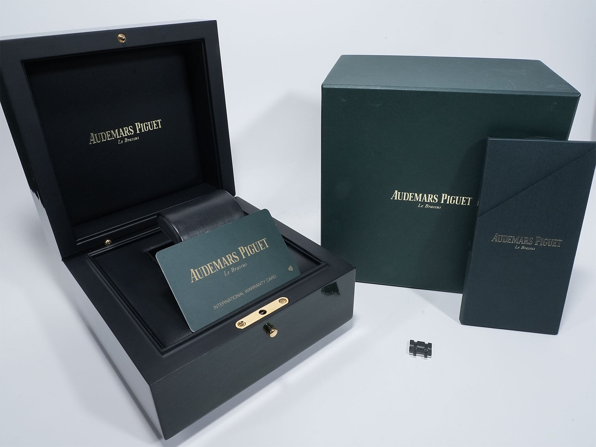 Audemars Piguet Royal Oak Ref. 15450ST.OO.1256ST.03 Stainless Steel Blue Dial Excellent Condition a7bo56ij