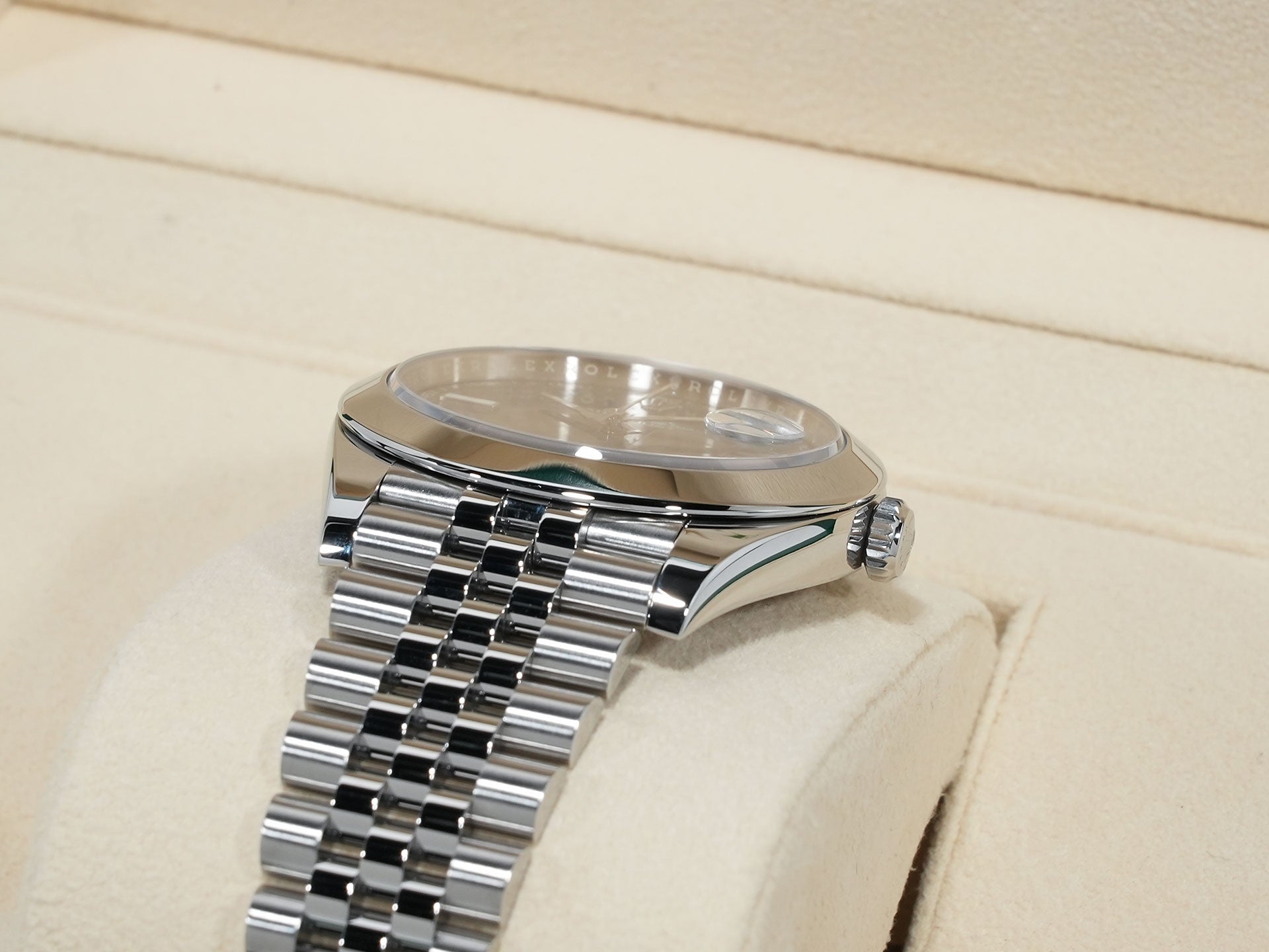 Rolex Datejust 41 Ref. 126300 Stainless Steel Slate Roman Dial Jubilee Bracelet Excellent Condition tnvkwomh