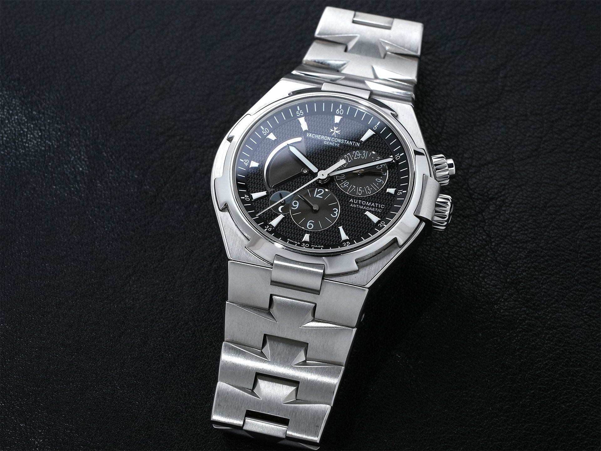 Vacheron Constantin Overseas Dual Time Ref. 47450/B01A-9227 Stainless Steel Black Dial Pre-owned briz49ct
