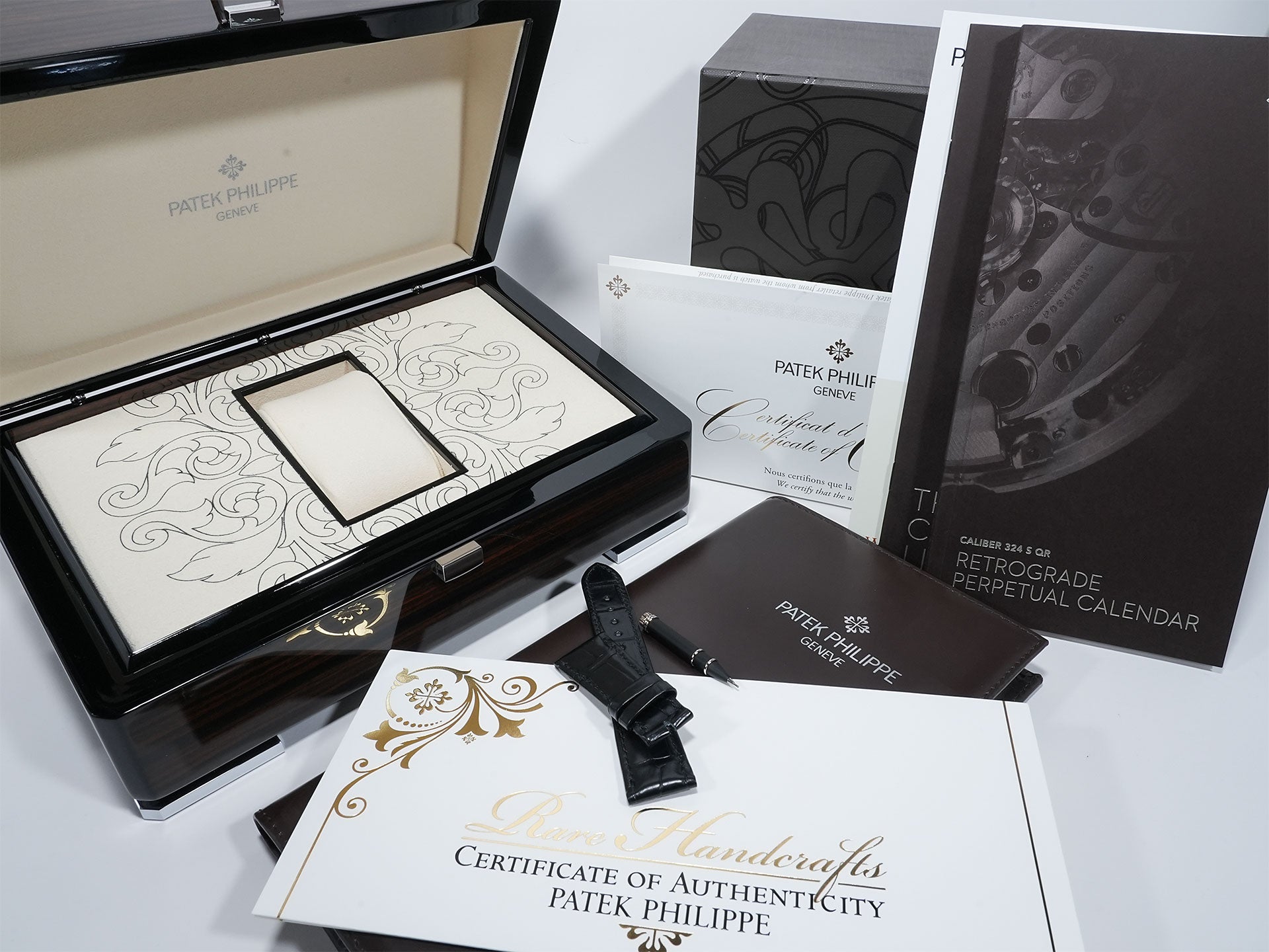 パテックフィリップ パーペチュアルカレンダー レトログラード Ref.5160/500G-001 ホワイトゴールド シルバー文字盤 中古 trvd2sti