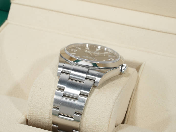 ロレックス エクスプローラーI Ref.214270 ステンレススチール ブラック文字盤 オイスターブレスレット 美中古 nmaiyz7u