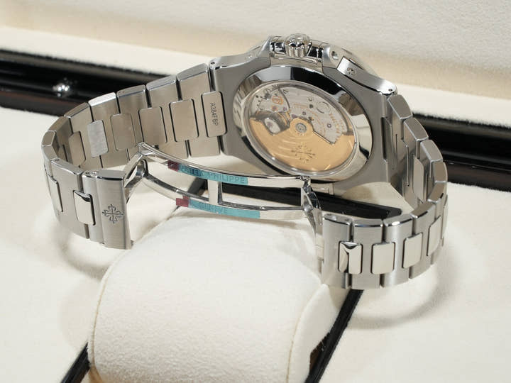 パテックフィリップ ノーチラス アニュアルカレンダー ムーンフェイズ Ref.5726/1A-014 ステンレススチール ブルー、ブラックグラデーション文字盤 極美品 86a3v4ek