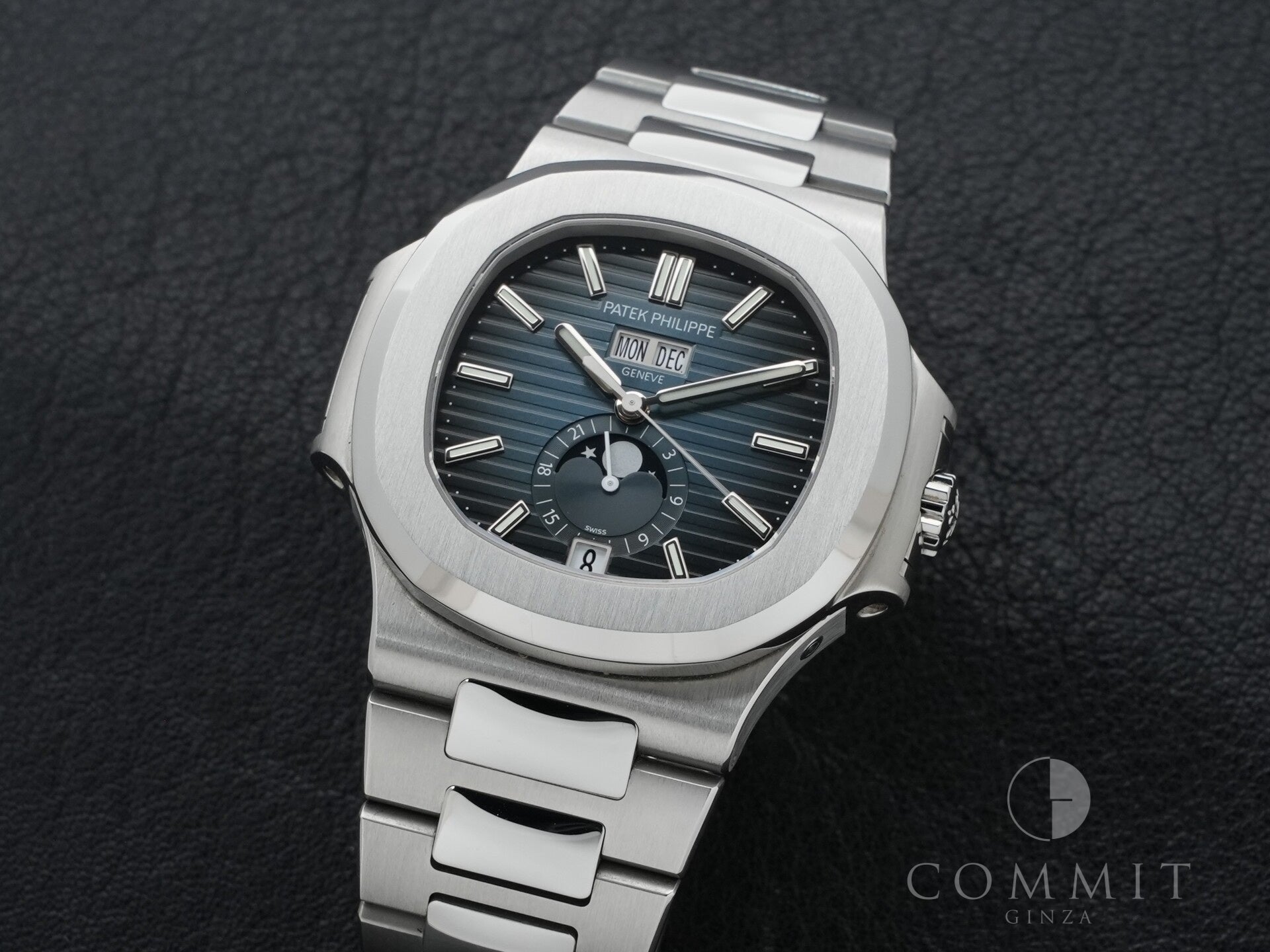 パテックフィリップ ノーチラス アニュアルカレンダー ムーンフェイズ Ref.5726/1A-014 ステンレススチール ブルー、ブラックグラデーション文字盤 極美品 86a3v4ek