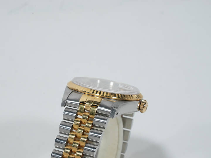 Pre-owned Rolex Datejust 36 with TIFFANY double name, Ref. 16233, stainless steel/yellow gold, champagne dial, ezoq67dh