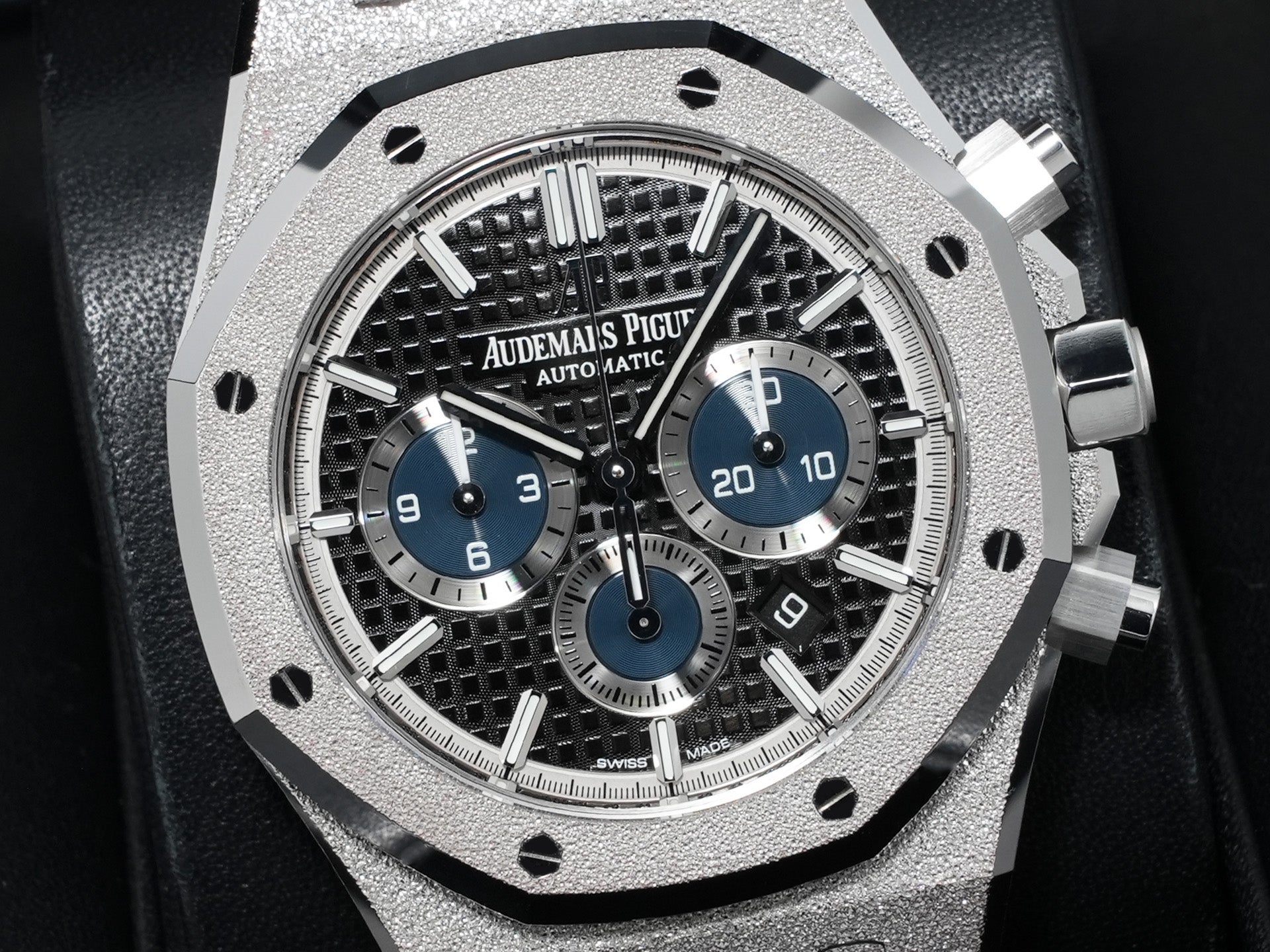 オーデマピゲ ロイヤルオーク クロノグラフ Ref.26331BC.GG.1224BC.03 ホワイトゴールド ブラックxグレーブルー文字盤 極美品 yi7xhh64