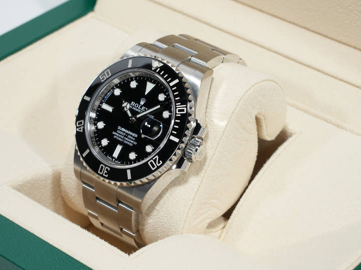 Rolex Submariner Date Ref. 126610LN Stainless Steel Black Dial Excellent Condition pw9styvp