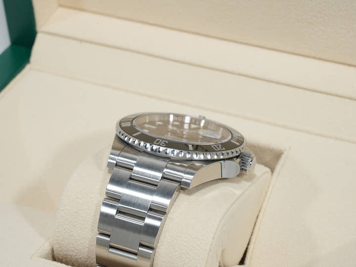 Rolex Submariner Date Ref. 126610LN Stainless Steel Black Dial Excellent Condition pw9styvp