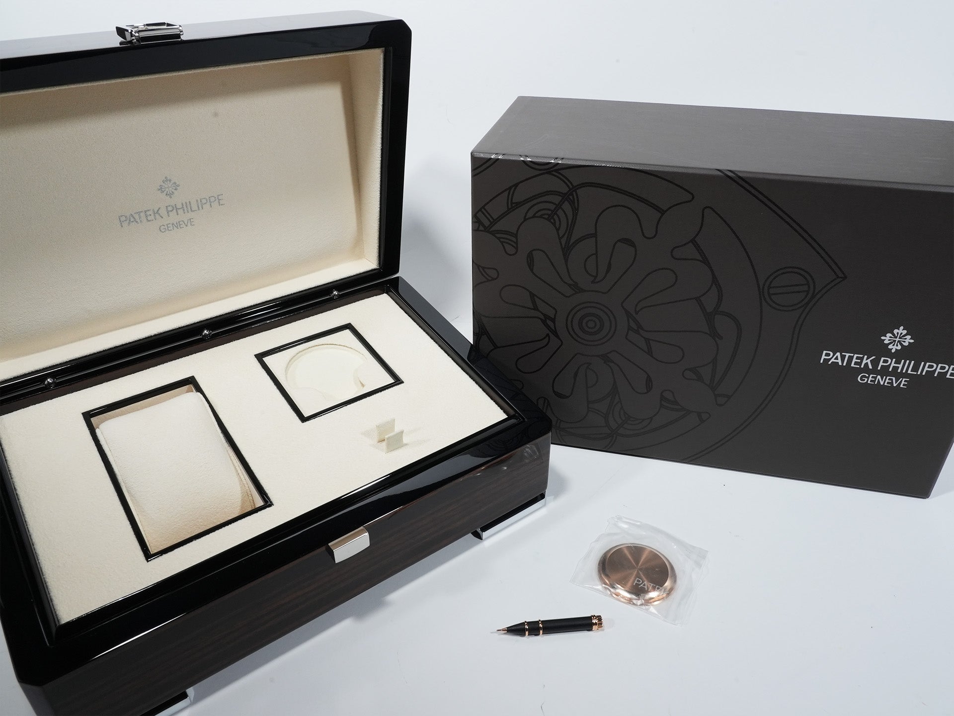 パテックフィリップ パーペチュアルカレンダー スプリットセコンド クロノグラフ Ref.5204R-001 ローズゴールド シルバーオパーリン文字盤 美中古 iazyu46d