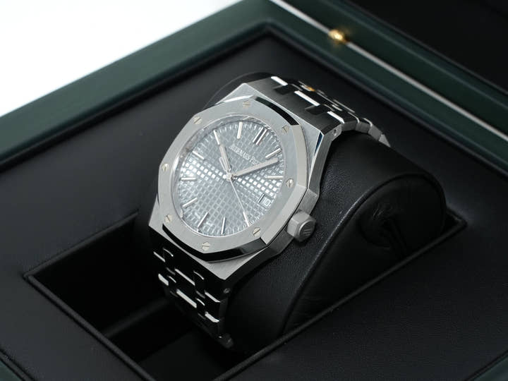 オーデマピゲ ロイヤルオーク Ref.15550ST.OO.1356ST.07 ステンレススチール グレー文字盤 未使用 rg94i92d