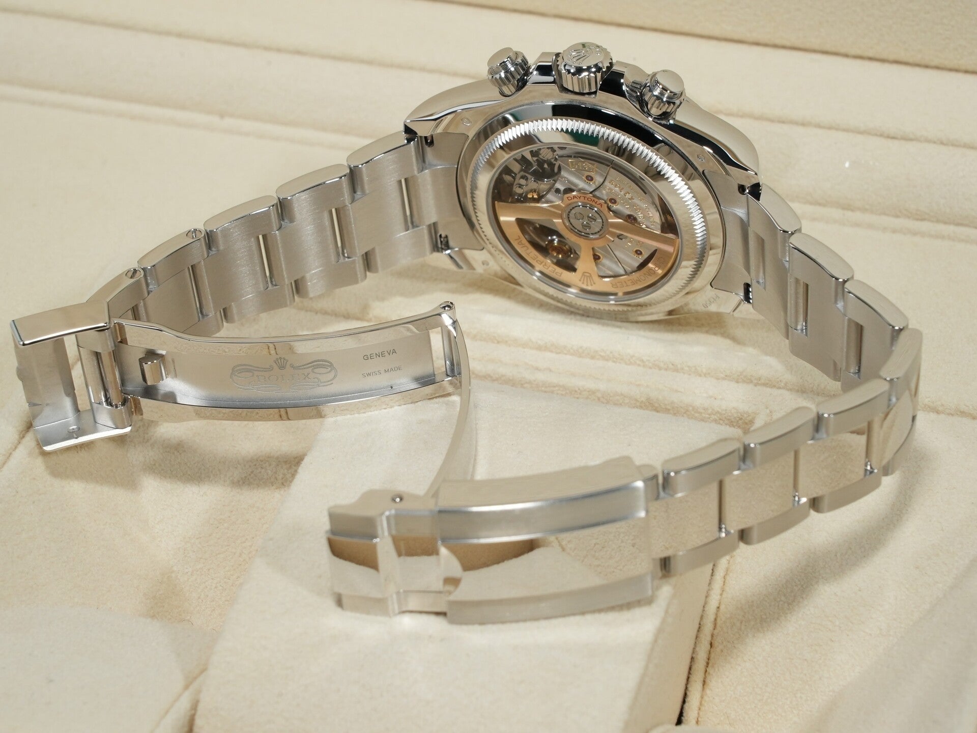 ロレックス デイトナ Ref.126506 プラチナ アイスブルー文字盤 未使用 mqvn8err