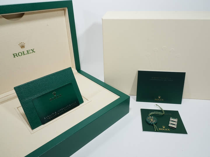 ロレックス デイトナ Ref.126506 プラチナ アイスブルー文字盤 未使用 koxss4rz