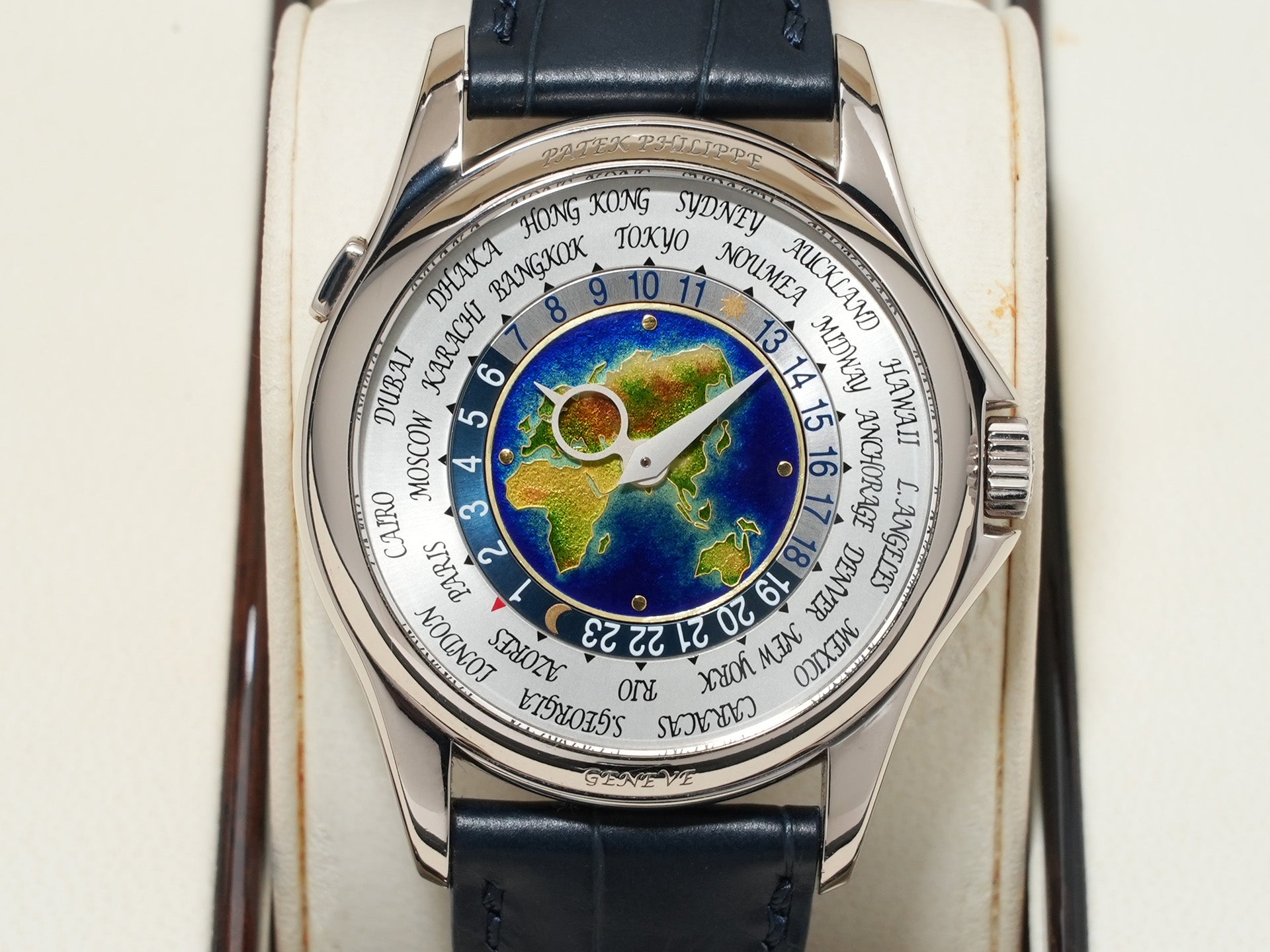 パテックフィリップ ワールドタイム クロワゾネ Ref.5131G-001 ホワイトゴールド クロワゾネ文字盤 中古 zeuhm8ct