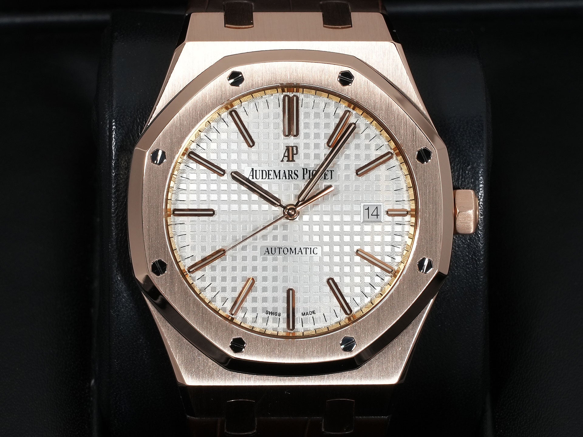 Audemars Piguet Royal Oak Ref. 15400OR.OO.D088CR.01 Pink Gold Silver Dial Excellent Condition vot58uh9