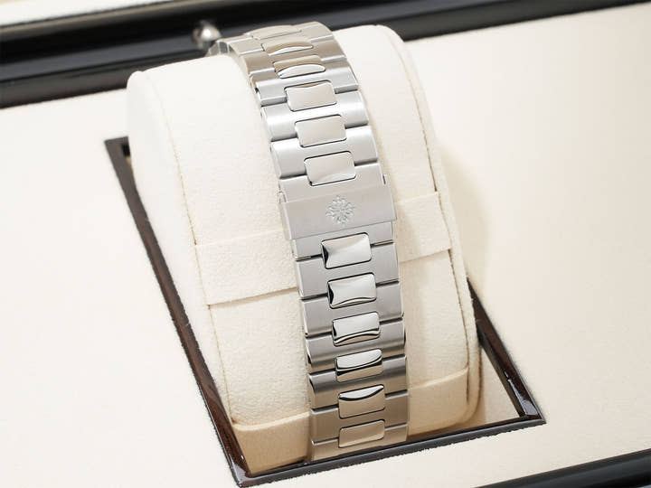 パテックフィリップ ノーチラス トラベルタイム クロノグラフ TIFFANY＆CO. Ref.5990/1A-001 ステンレススチール ブラックグラデーション文字盤 未使用 n96h3tzh