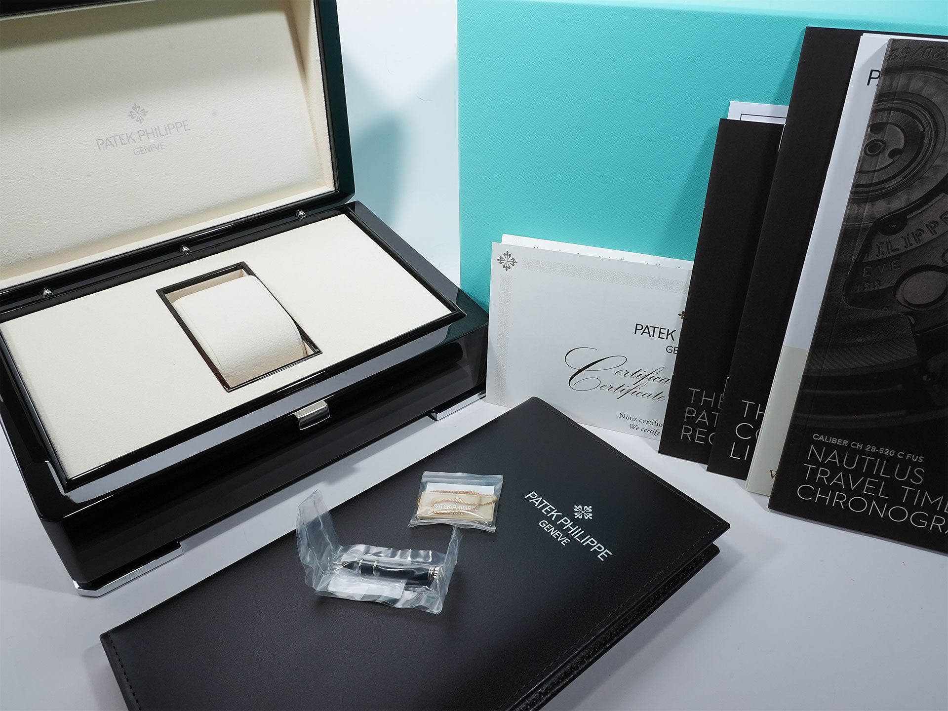 パテックフィリップ ノーチラス トラベルタイム クロノグラフ TIFFANY＆CO. Ref.5990/1A-001 ステンレススチール ブラックグラデーション文字盤 未使用 n96h3tzh