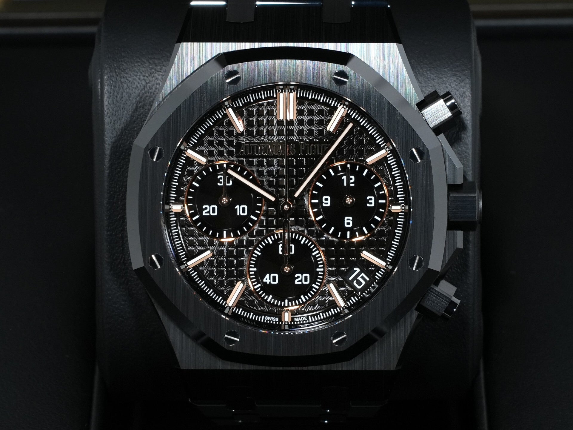 オーデマピゲ ロイヤルオーク クロノグラフ Ref.26240CE.OO.1225CE.02 ブラックセラミック ブラック文字盤 未使用 jyt2kr4u