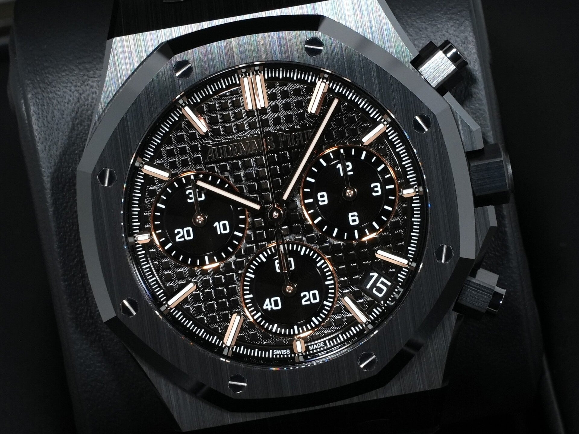 オーデマピゲ ロイヤルオーク クロノグラフ Ref.26240CE.OO.1225CE.02 ブラックセラミック ブラック文字盤 未使用 jyt2kr4u