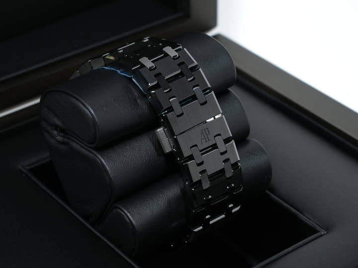 オーデマピゲ ロイヤルオーク クロノグラフ Ref.26240CE.OO.1225CE.02 ブラックセラミック ブラック文字盤 未使用 jyt2kr4u