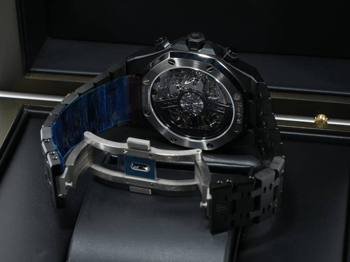 オーデマピゲ ロイヤルオーク クロノグラフ Ref.26240CE.OO.1225CE.02 ブラックセラミック ブラック文字盤 未使用 jyt2kr4u