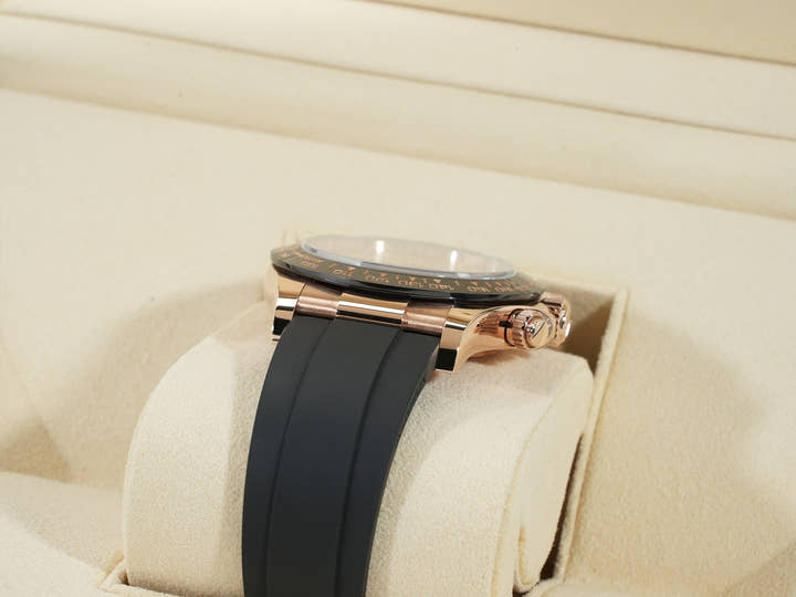 ロレックス デイトナ Ref.116515LN エバーローズゴールド アイボリー文字盤 中古 63th5ry4