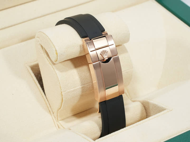 ロレックス デイトナ Ref.116515LN エバーローズゴールド アイボリー文字盤 中古 63th5ry4