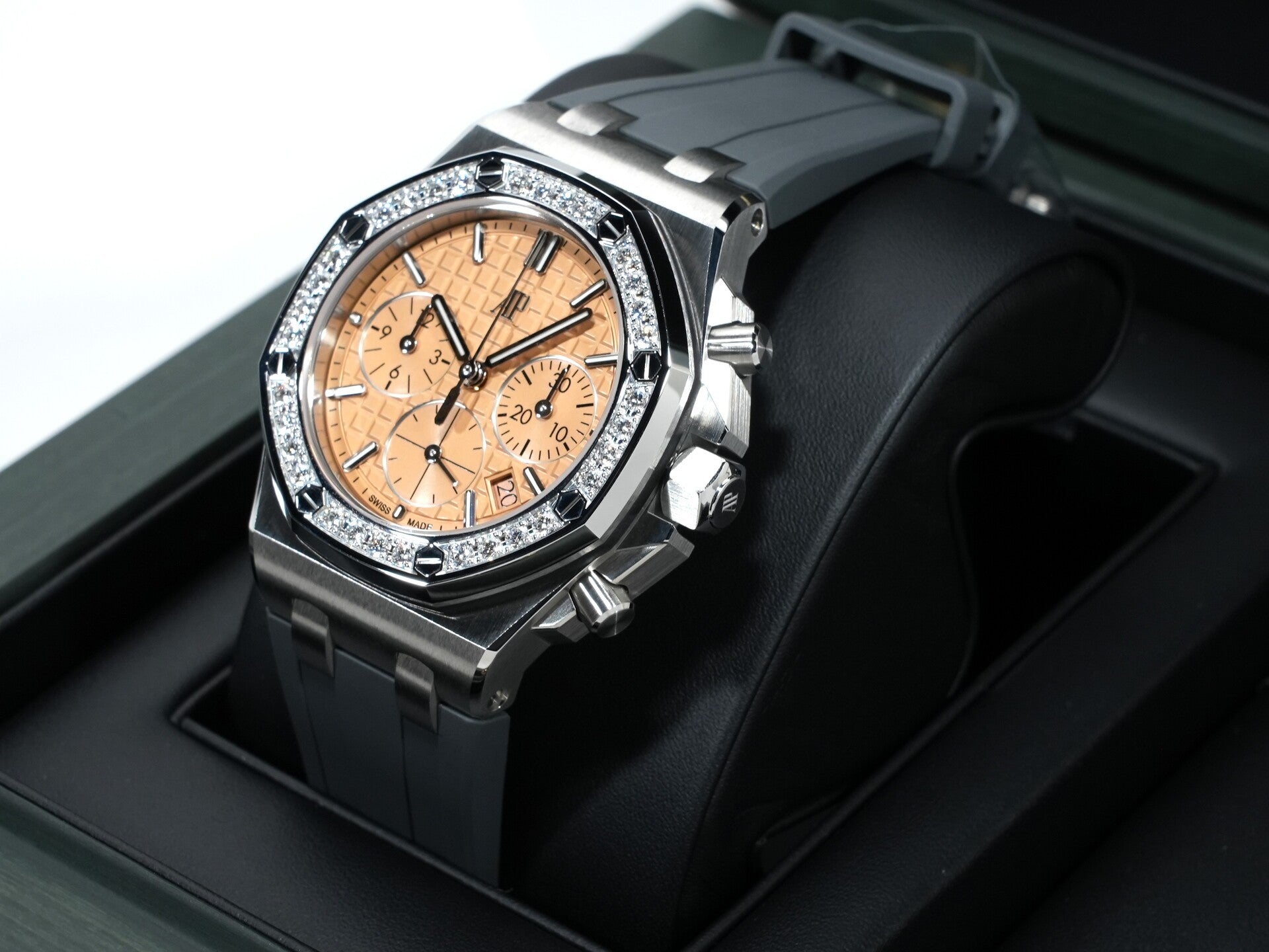 オーデマピゲ ロイヤルオーク オフショア クロノグラフ Ref.26231ST.ZZ.A178CA.01 ステンレススチール サーモン文字盤 未使用 qobqc7f7