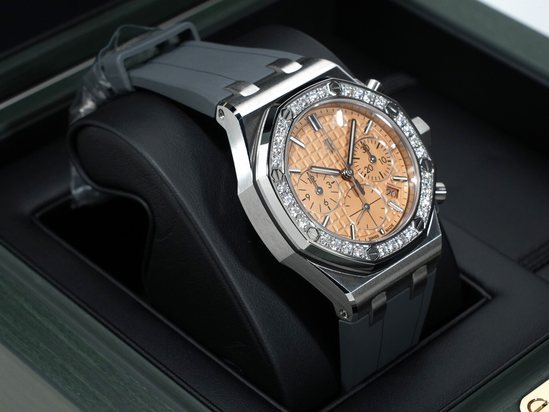 オーデマピゲ ロイヤルオーク オフショア クロノグラフ Ref.26231ST.ZZ.A178CA.01 ステンレススチール サーモン文字盤 未使用 qobqc7f7