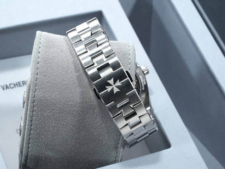 ヴァシュロンコンスタンタン オーヴァーシーズ オートマティック Ref.4520V/210A-B128 ステンレススチール ブルー文字盤 未使用 54mjubp7