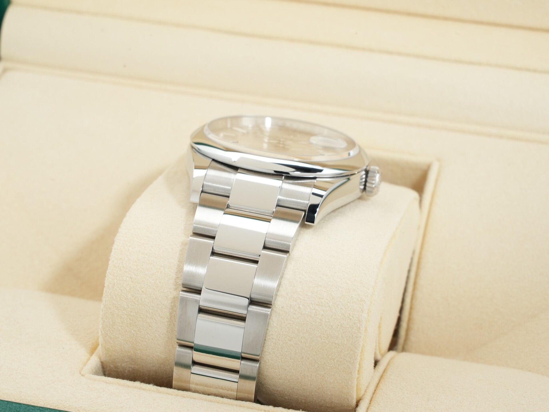 Rolex Datejust 36 Ref. 126200 Stainless Steel Silver Dial Oyster Bracelet Excellent Condition 9ipwviad