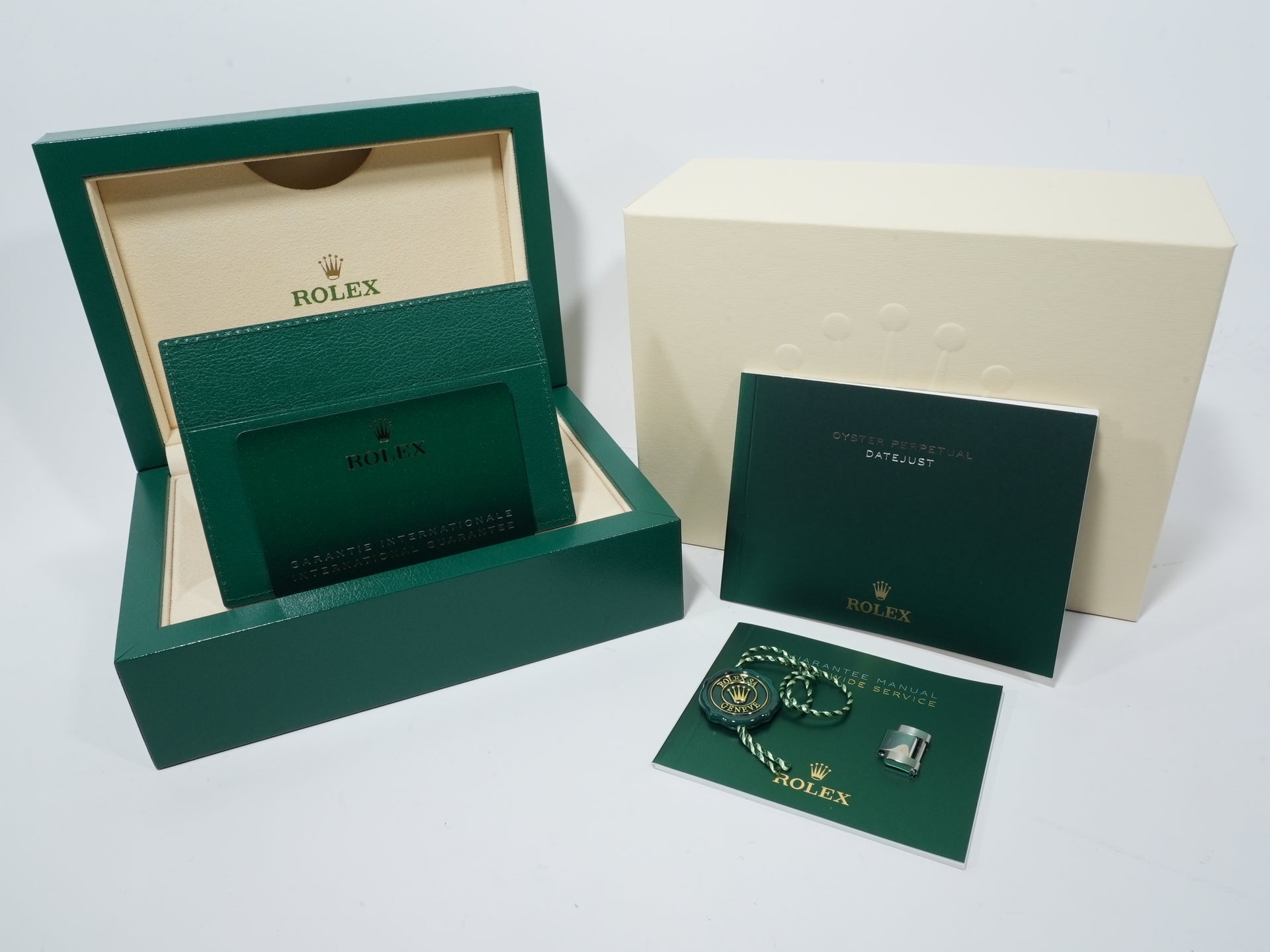 Rolex Datejust 36 Ref. 126200 Stainless Steel Silver Dial Oyster Bracelet Excellent Condition 9ipwviad