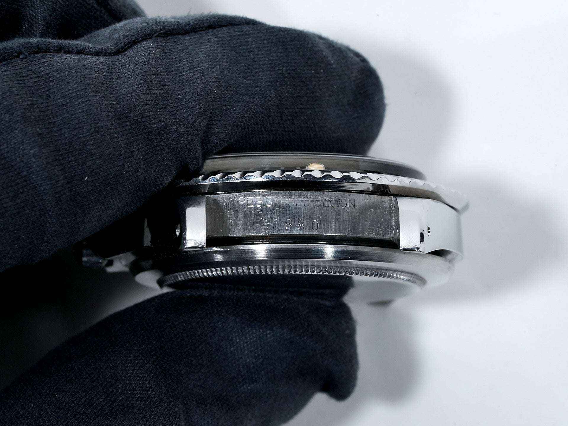 Rolex Submariner Date Ref. 1680 Stainless Steel Black Dial Pre-owned i9idazs4